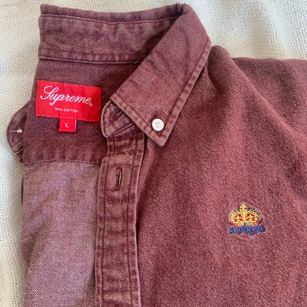 Mens Supreme button down shirt. Size Large.